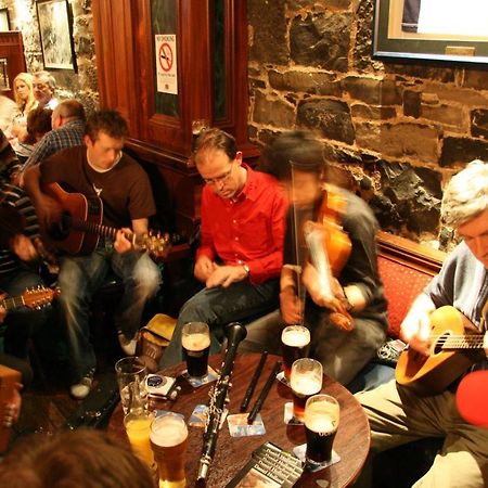 Sliabh Liag Inn Carrick  ภายนอก รูปภาพ