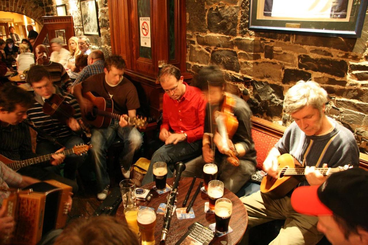 Sliabh Liag Inn Carrick  ภายนอก รูปภาพ