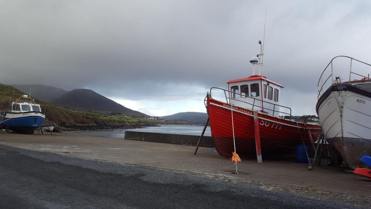 Sliabh Liag Inn Carrick  ภายนอก รูปภาพ