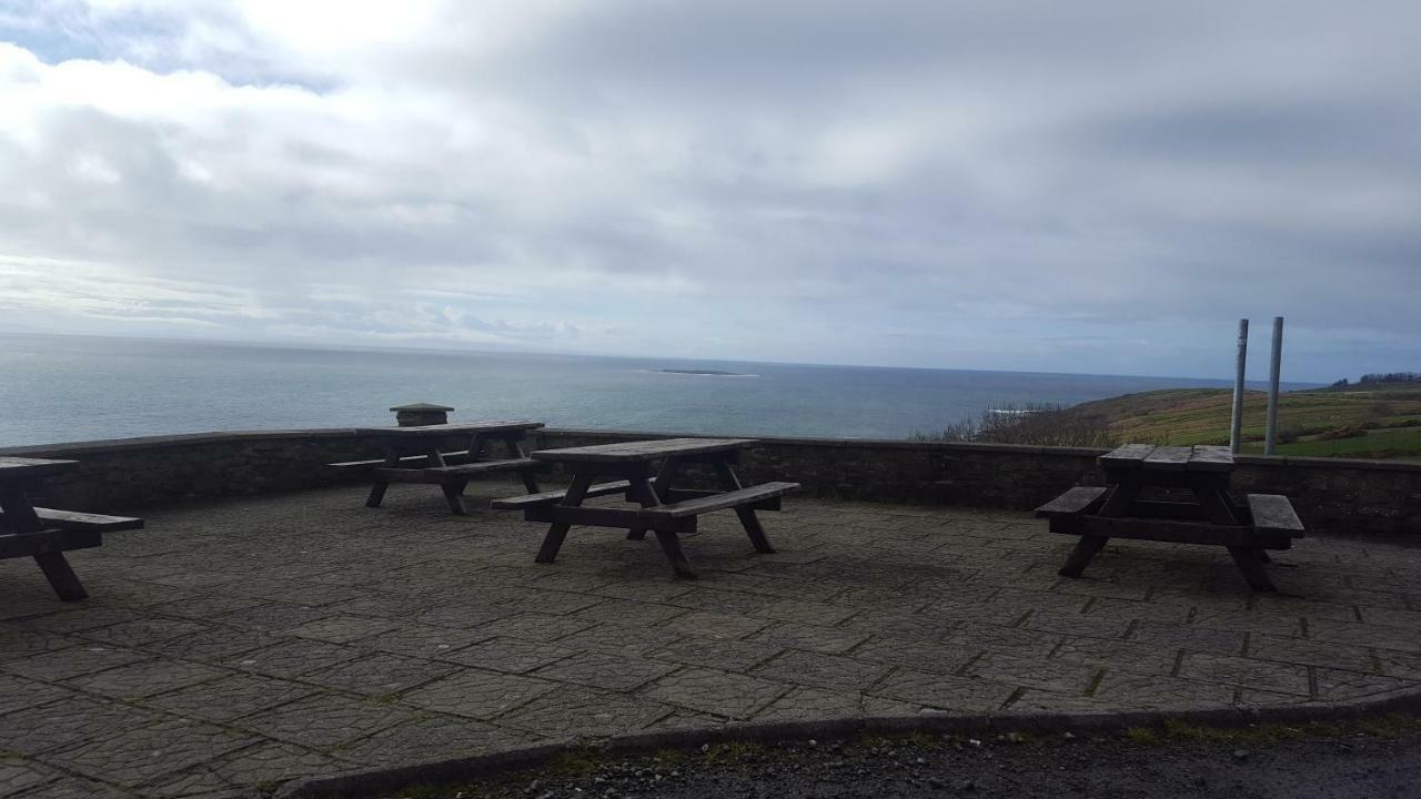 Sliabh Liag Inn Carrick  ภายนอก รูปภาพ